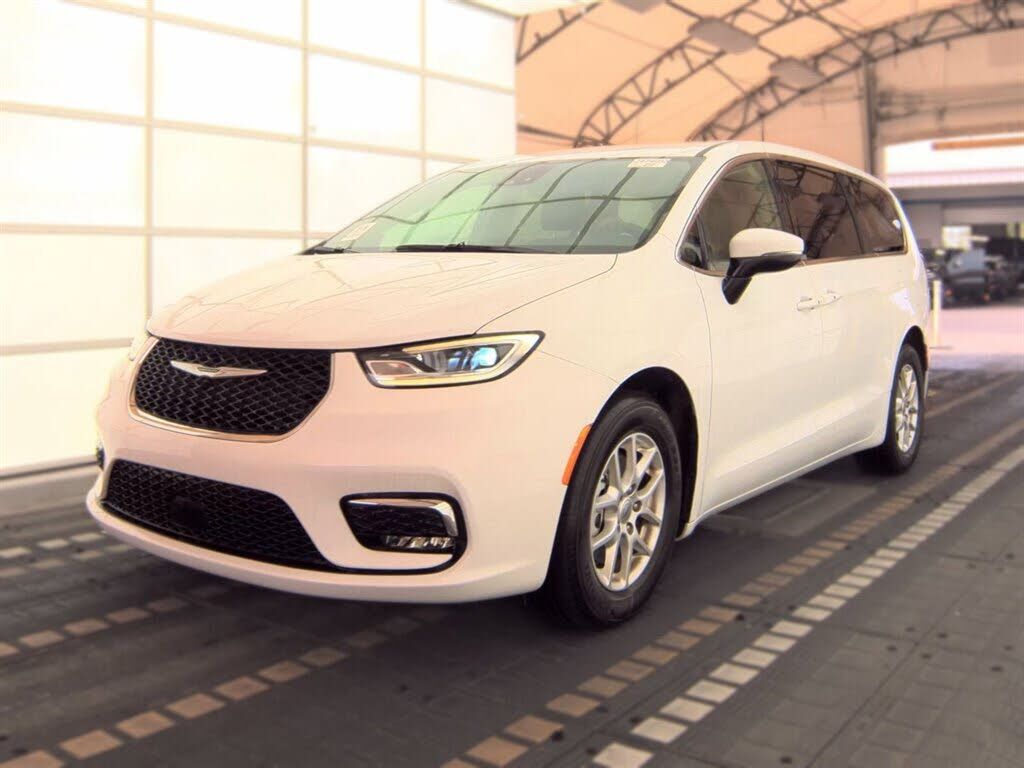 2023 CHRYSLER Pacifica