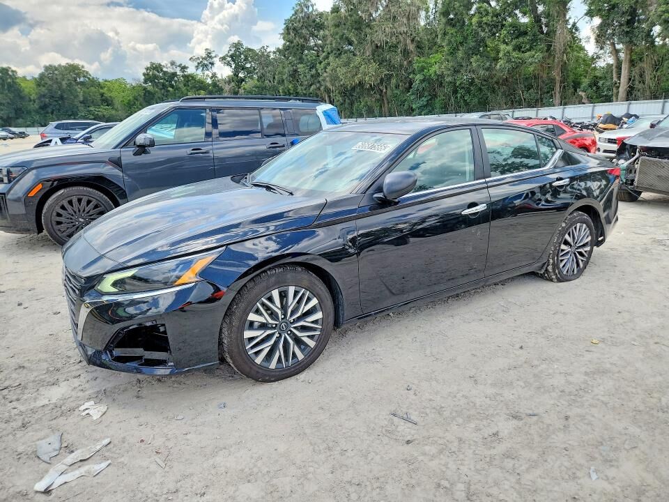 2025 NISSAN Altima
