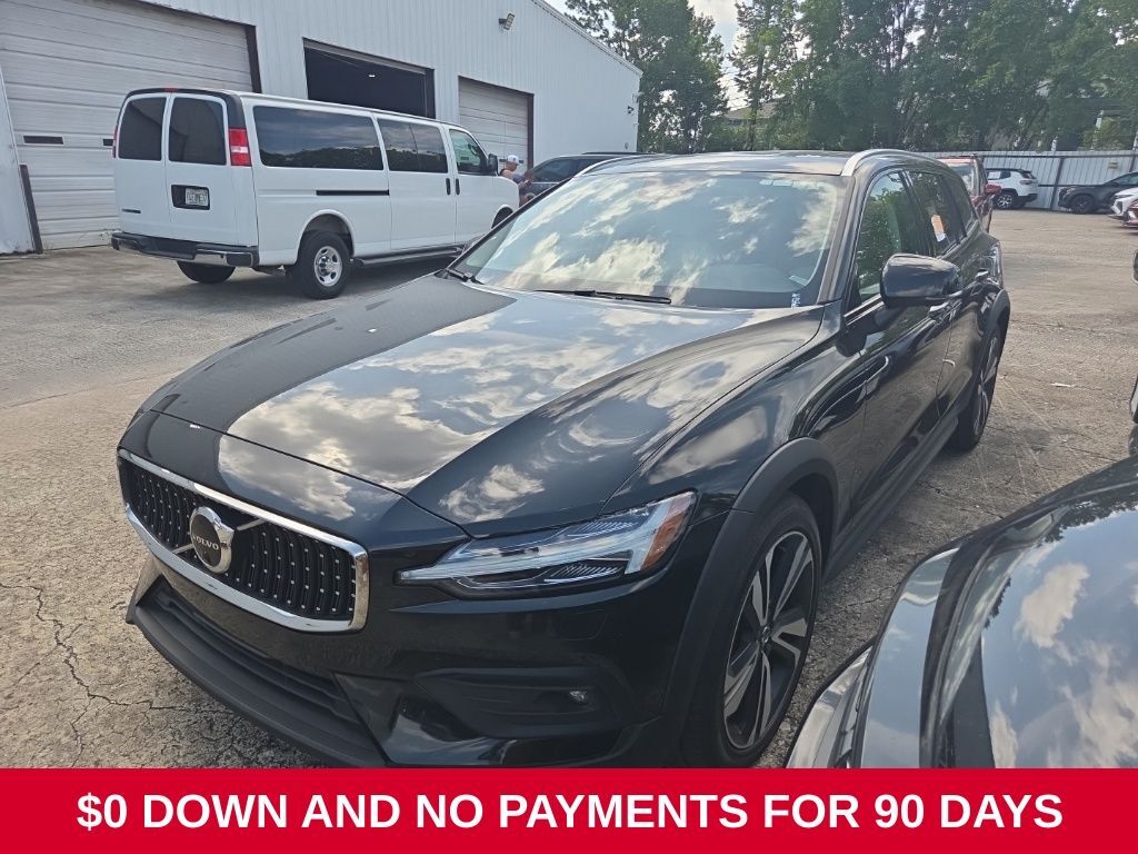 2025 VOLVO V60CC
