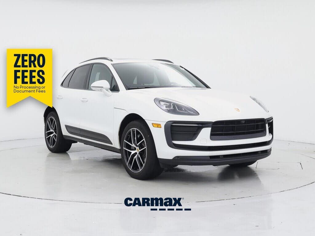 2022 PORSCHE Macan