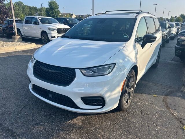2025 CHRYSLER Pacifica