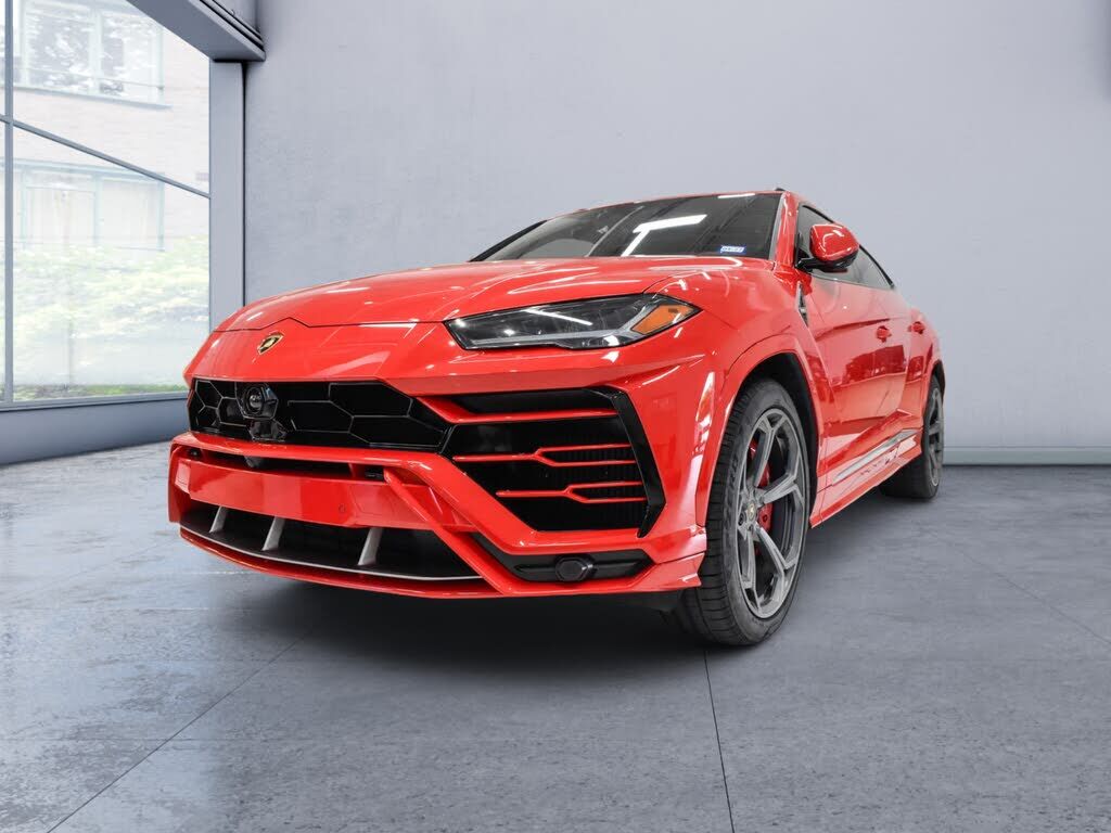 2022 LAMBORGHINI URUS
