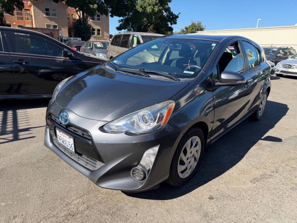 2015 TOYOTA Prius