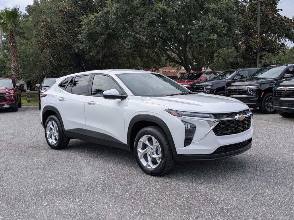 2026 CHEVROLET Trax