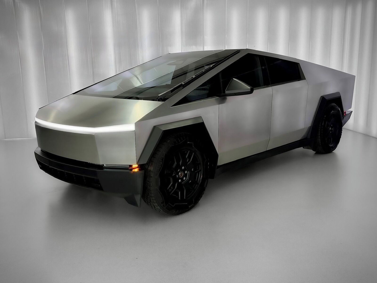 2024 TESLA Cybertruck
