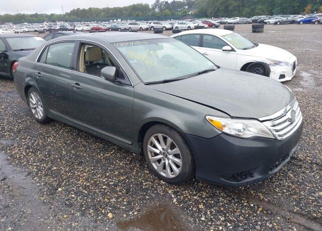 2011 TOYOTA Avalon