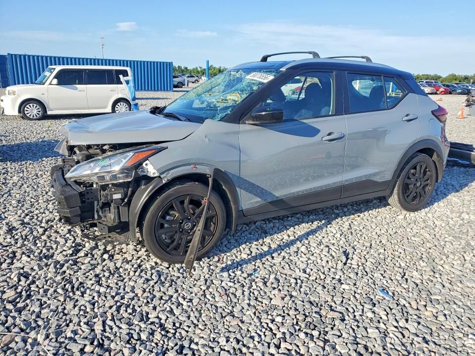 2021 NISSAN Kicks