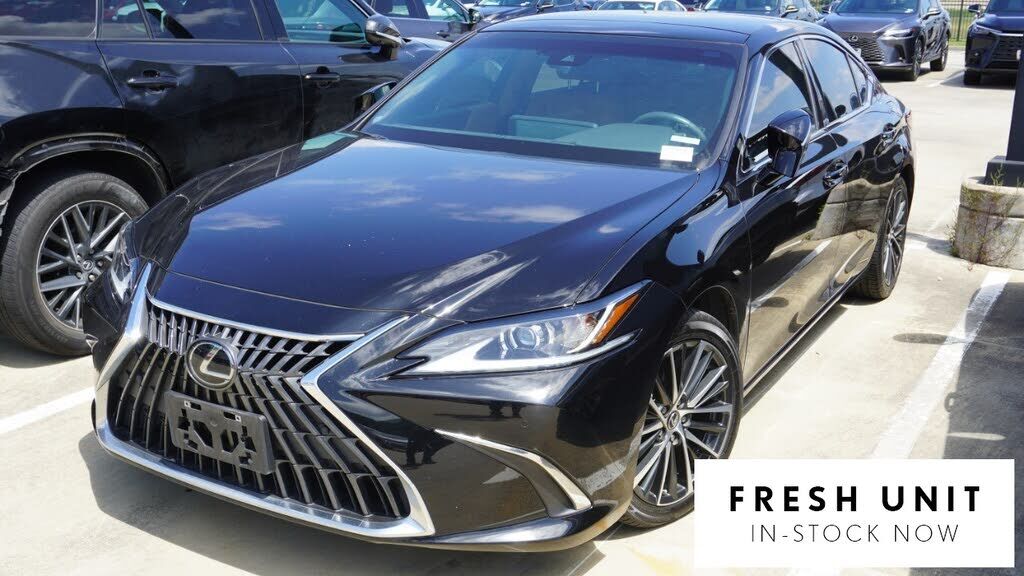 2024 LEXUS ES