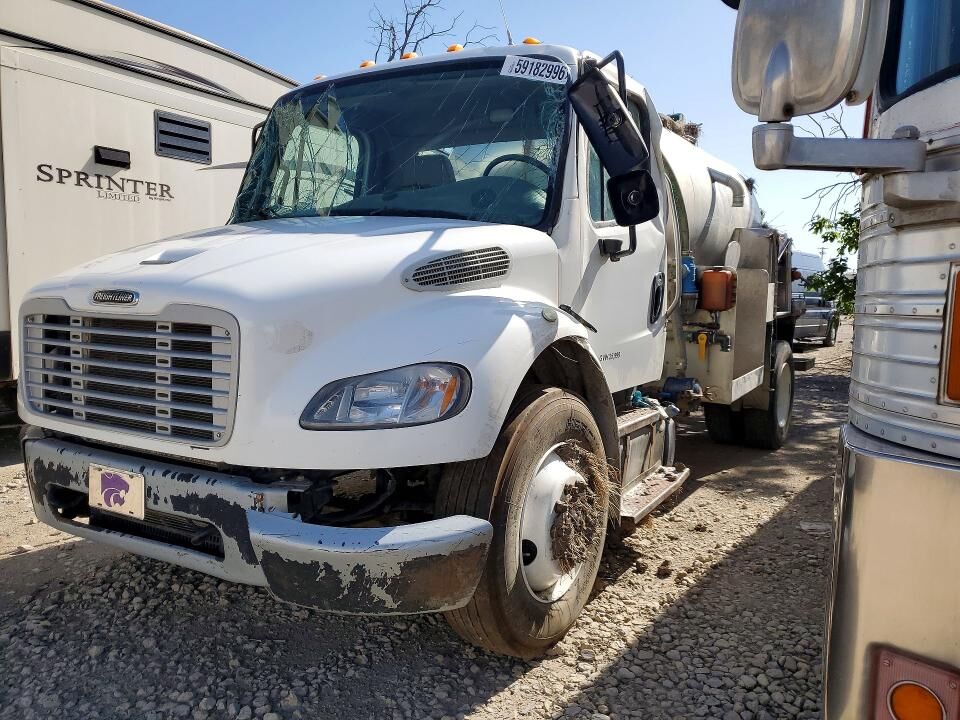 2015 FREIGHTLINER M2