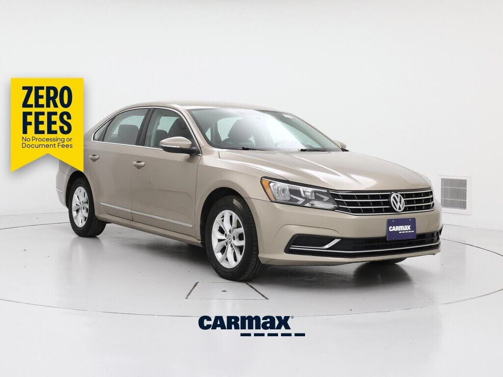 2016 VOLKSWAGEN Passat