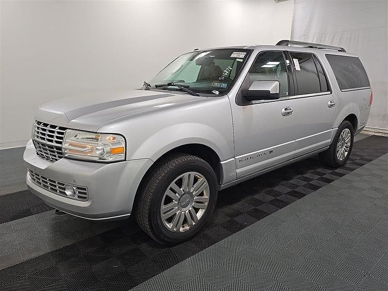 2011 LINCOLN Navigator