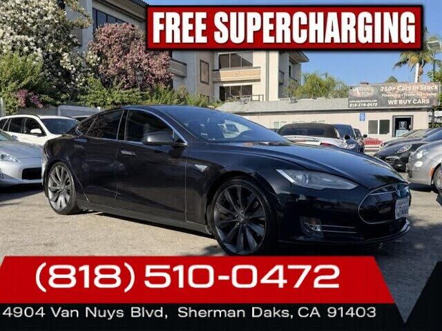 2015 TESLA Model S