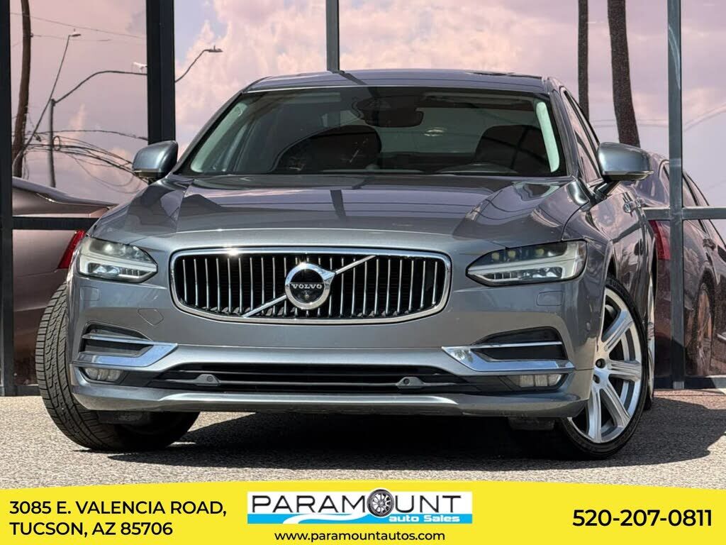 2017 VOLVO S90