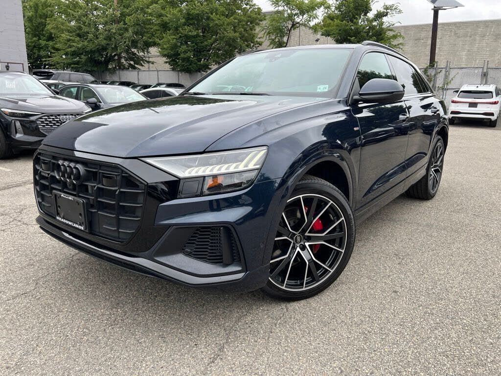 2023 AUDI Q8