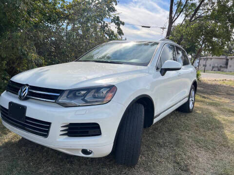 2012 VOLKSWAGEN Touareg