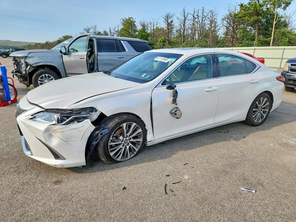 2020 LEXUS ES