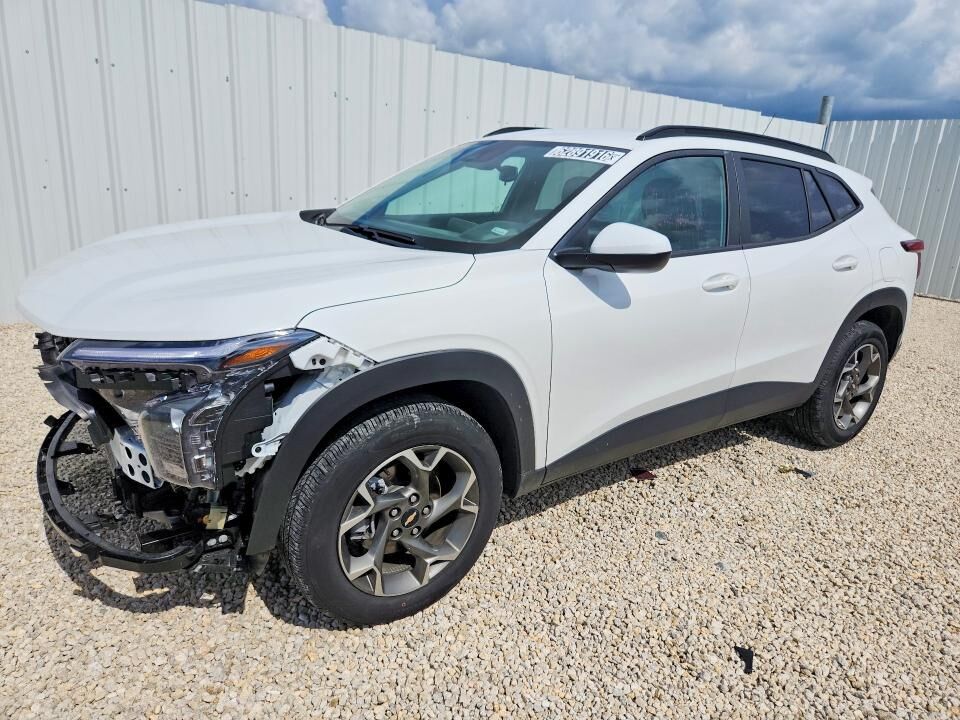 2026 CHEVROLET Trax