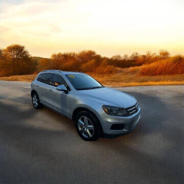 2012 VOLKSWAGEN Touareg