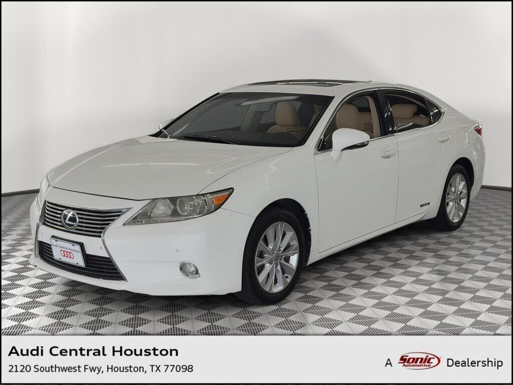 2013 LEXUS ES