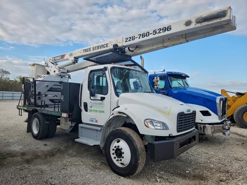 2022 FREIGHTLINER M2