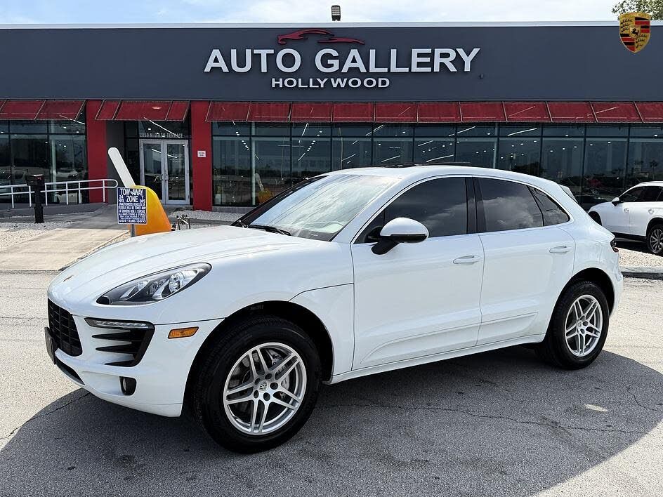 2016 PORSCHE Macan