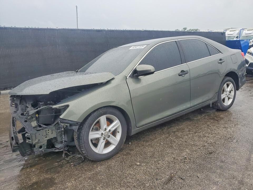 2013 TOYOTA Camry