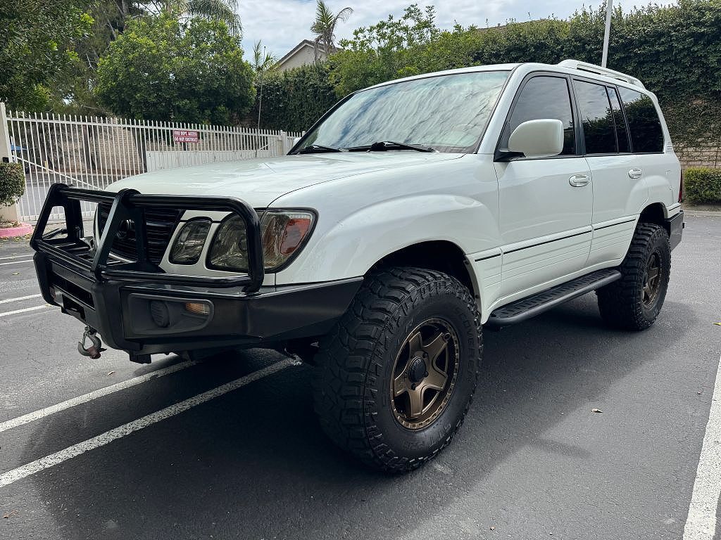 2004 LEXUS LX