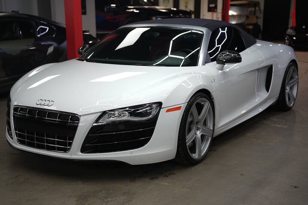 2011 AUDI R8