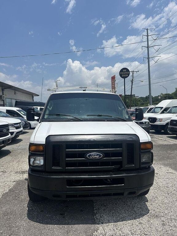 2013 FORD E-350