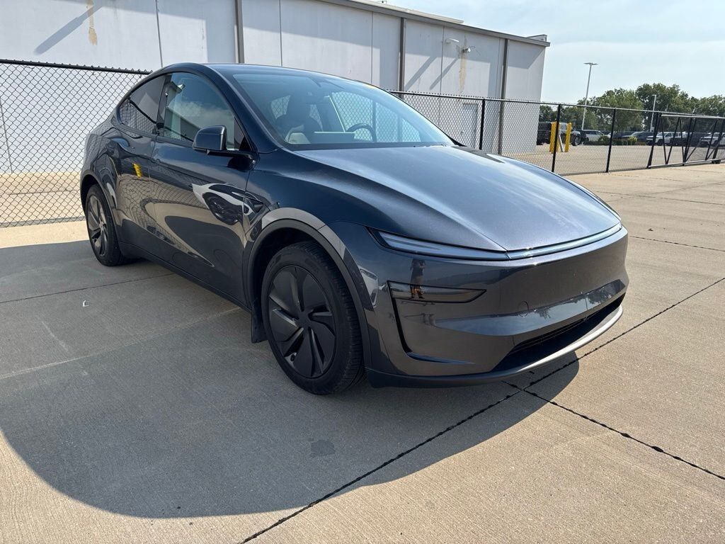 2026 TESLA Model Y