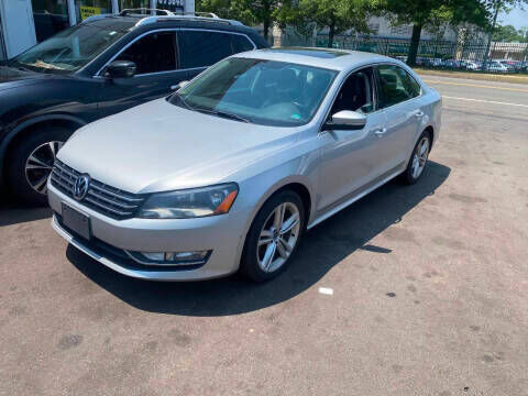 2013 VOLKSWAGEN Passat