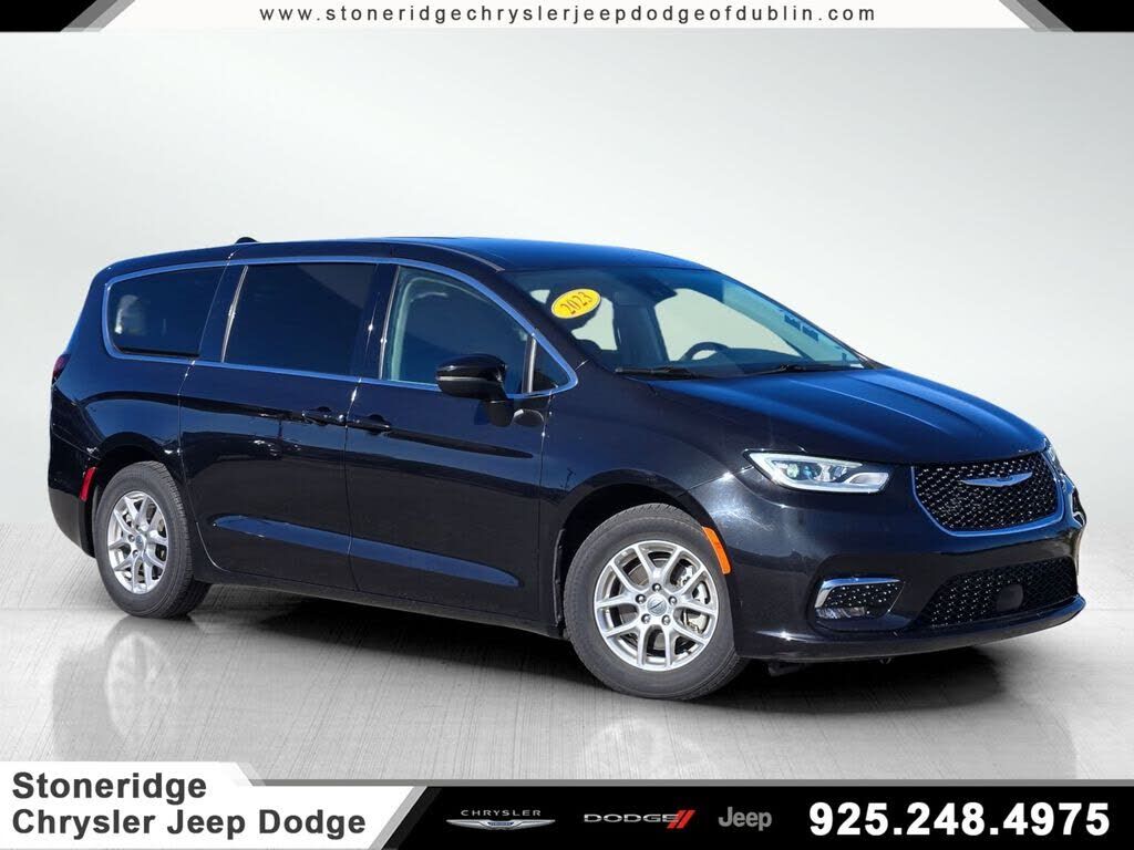 2023 CHRYSLER Pacifica