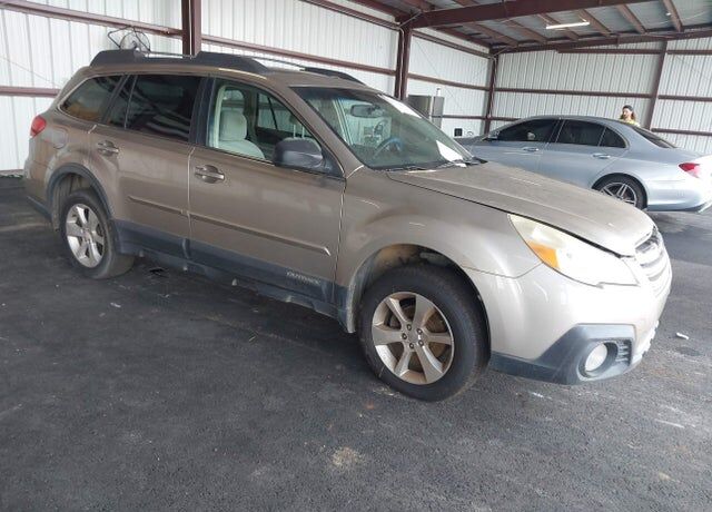 2014 SUBARU Outback