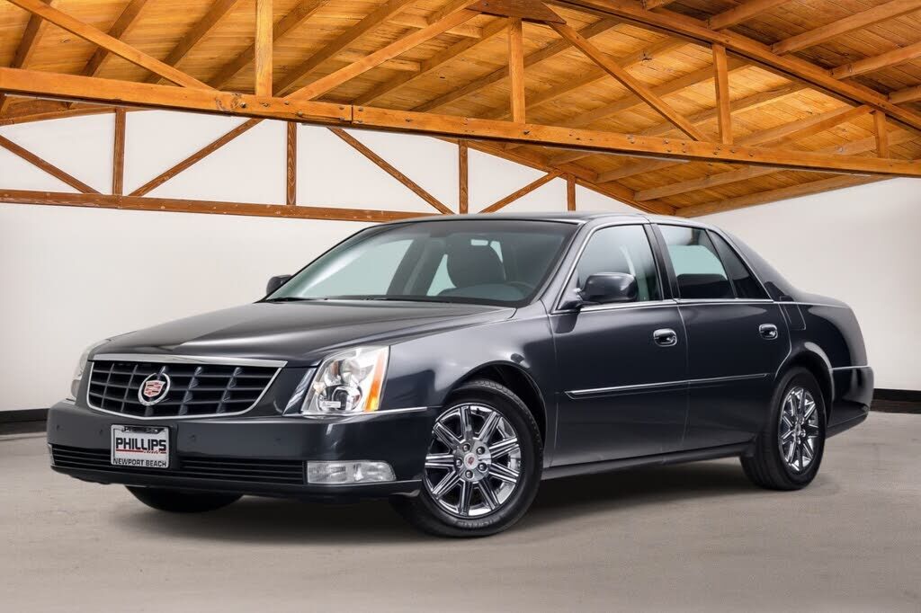 2011 CADILLAC DTS