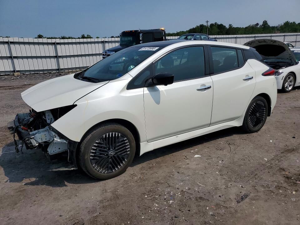 2023 NISSAN Leaf