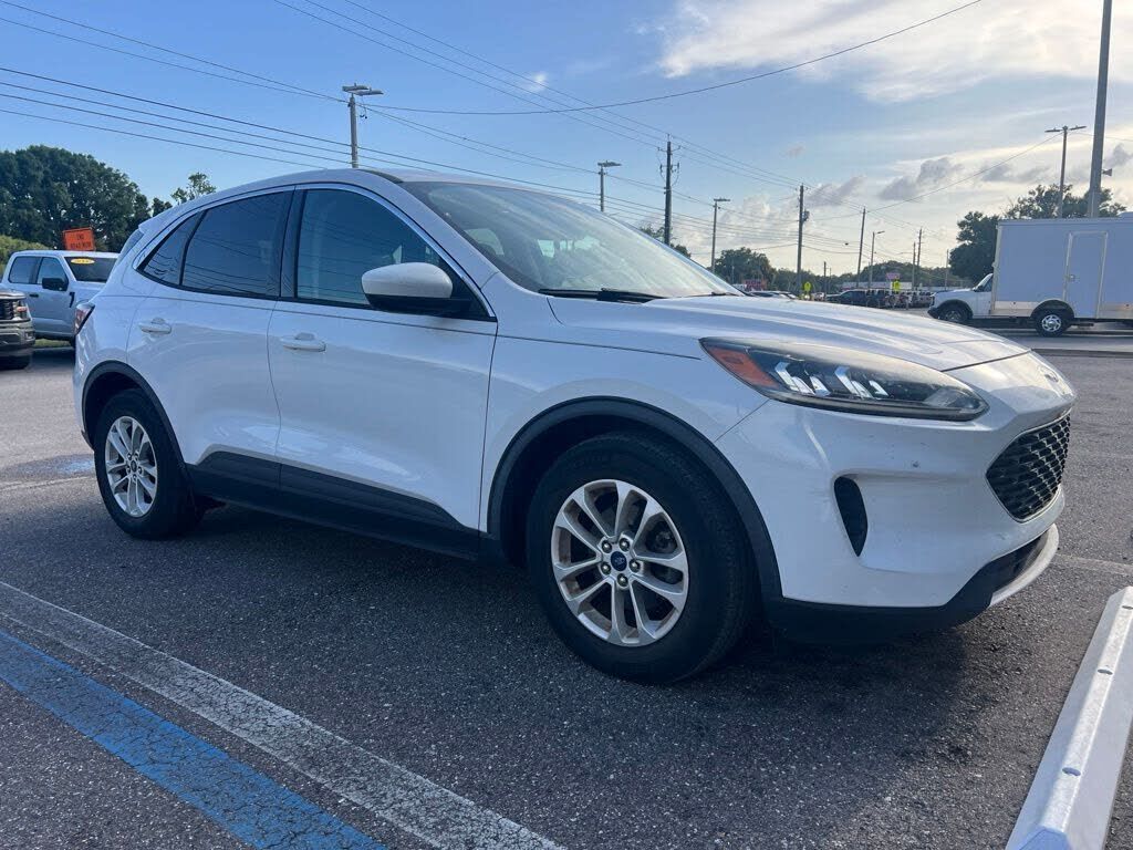 2020 FORD Escape