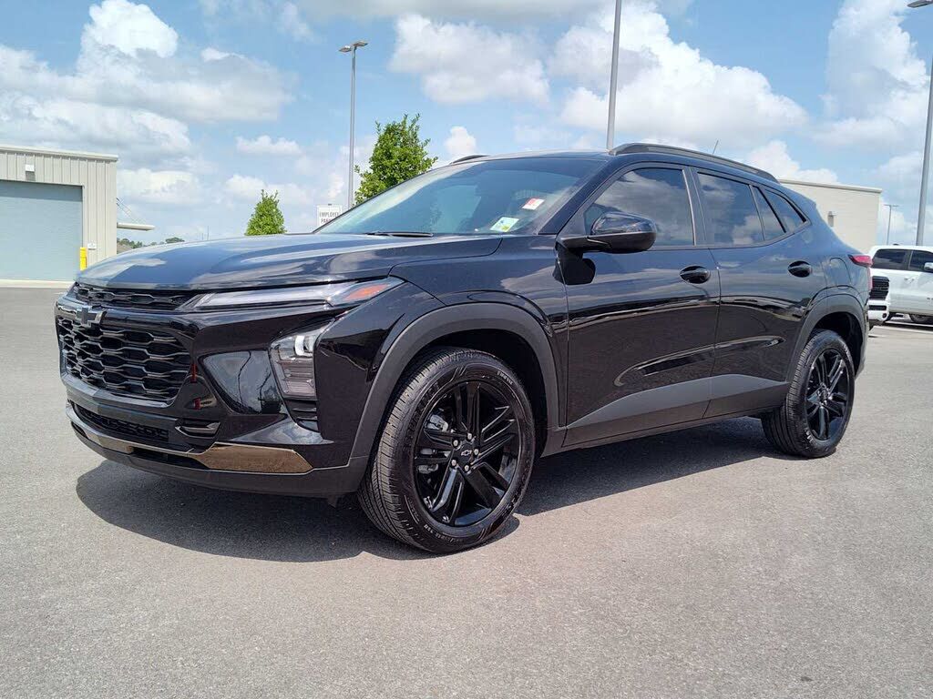 2025 CHEVROLET Trax