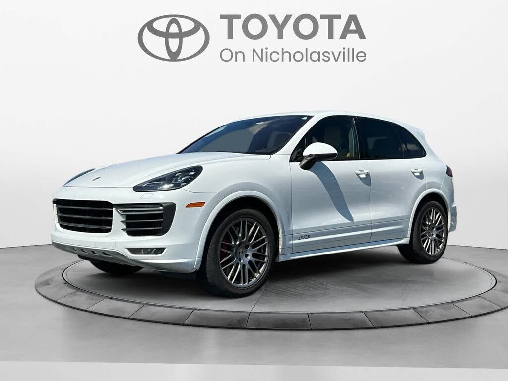 2017 PORSCHE Cayenne