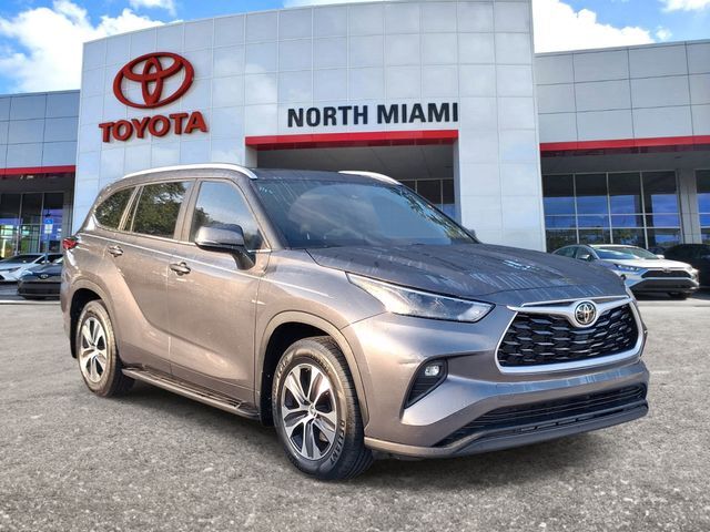 2023 TOYOTA Highlander