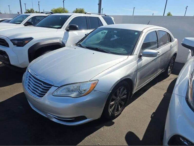 2011 CHRYSLER 200