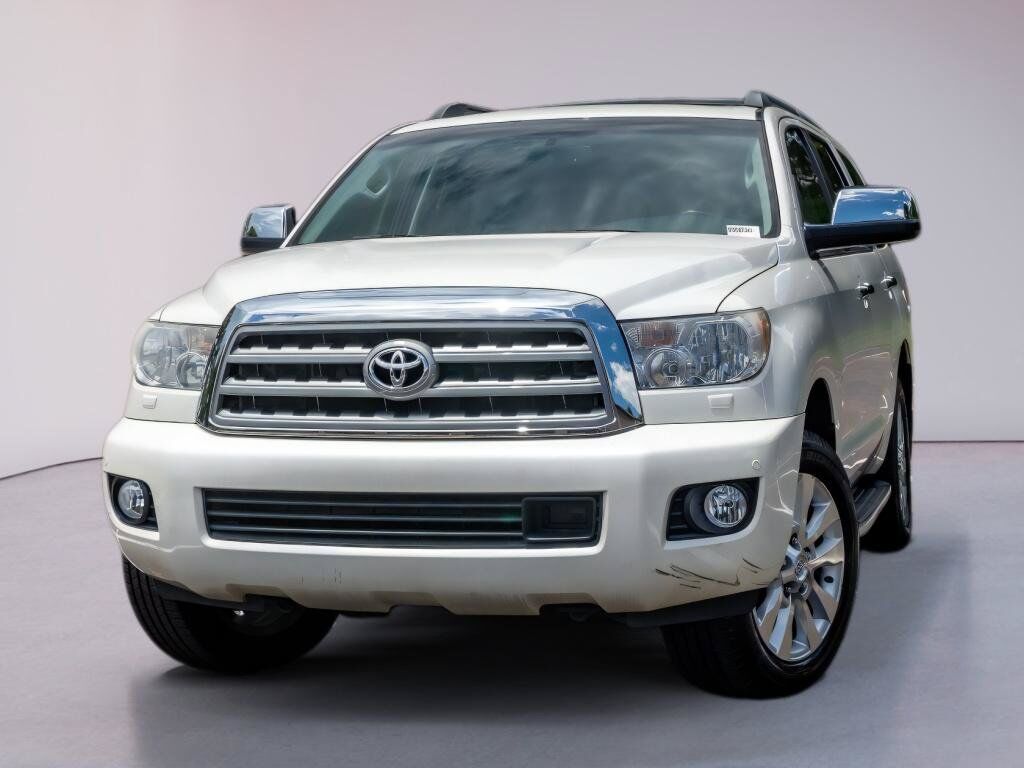 2013 TOYOTA Sequoia