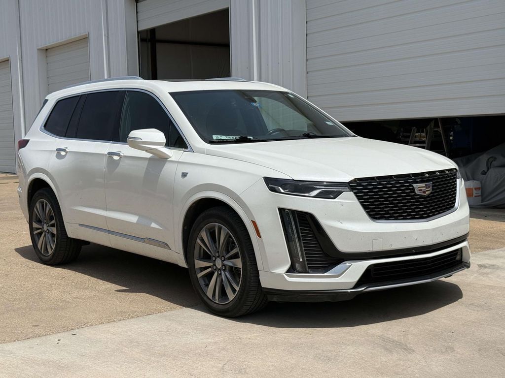 2021 CADILLAC XT6