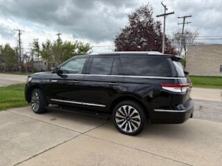 2022 LINCOLN Navigator
