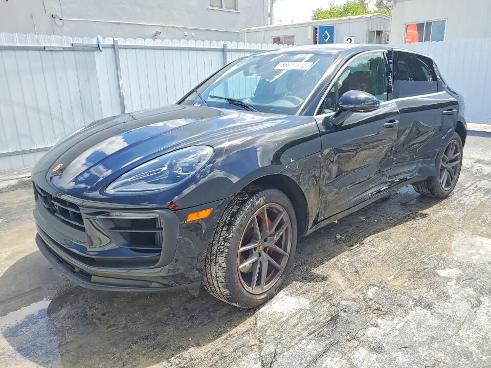 2025 PORSCHE Macan