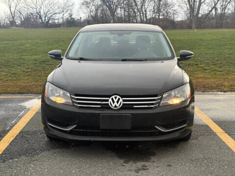 2012 VOLKSWAGEN Passat