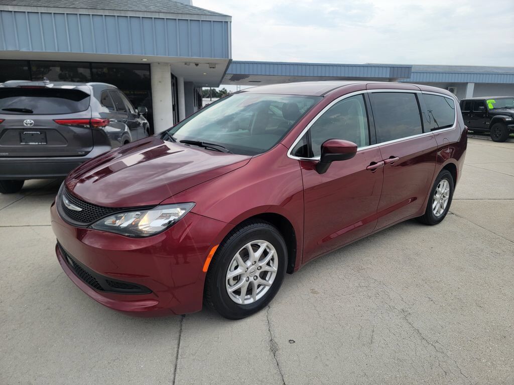 2023 CHRYSLER Voyager
