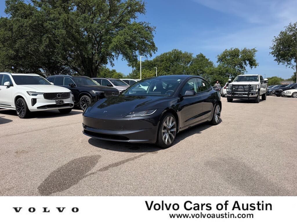 2025 TESLA Model 3