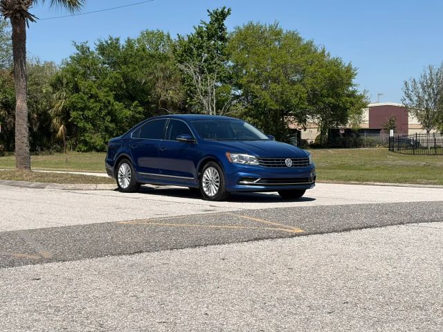 2017 VOLKSWAGEN Passat