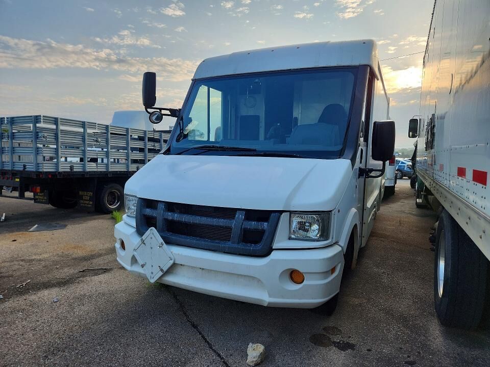 2013 ISUZU NPR/NPR-HD