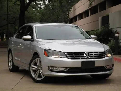 2013 VOLKSWAGEN Passat